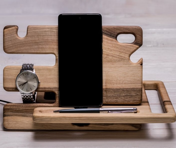 Handgefertigter Holzorganizer